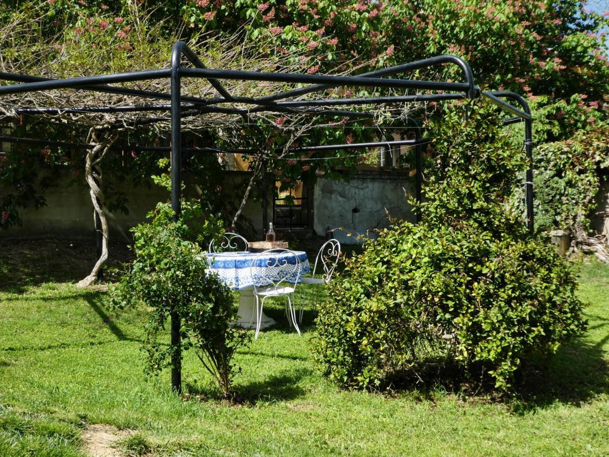 L'Auguste Maison D'Hotes Valensole Bagian luar foto
